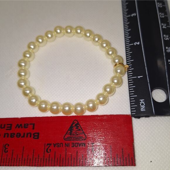 AVON All You Need Bracelet Set of 6 Bracelets - Picture 3 of 4